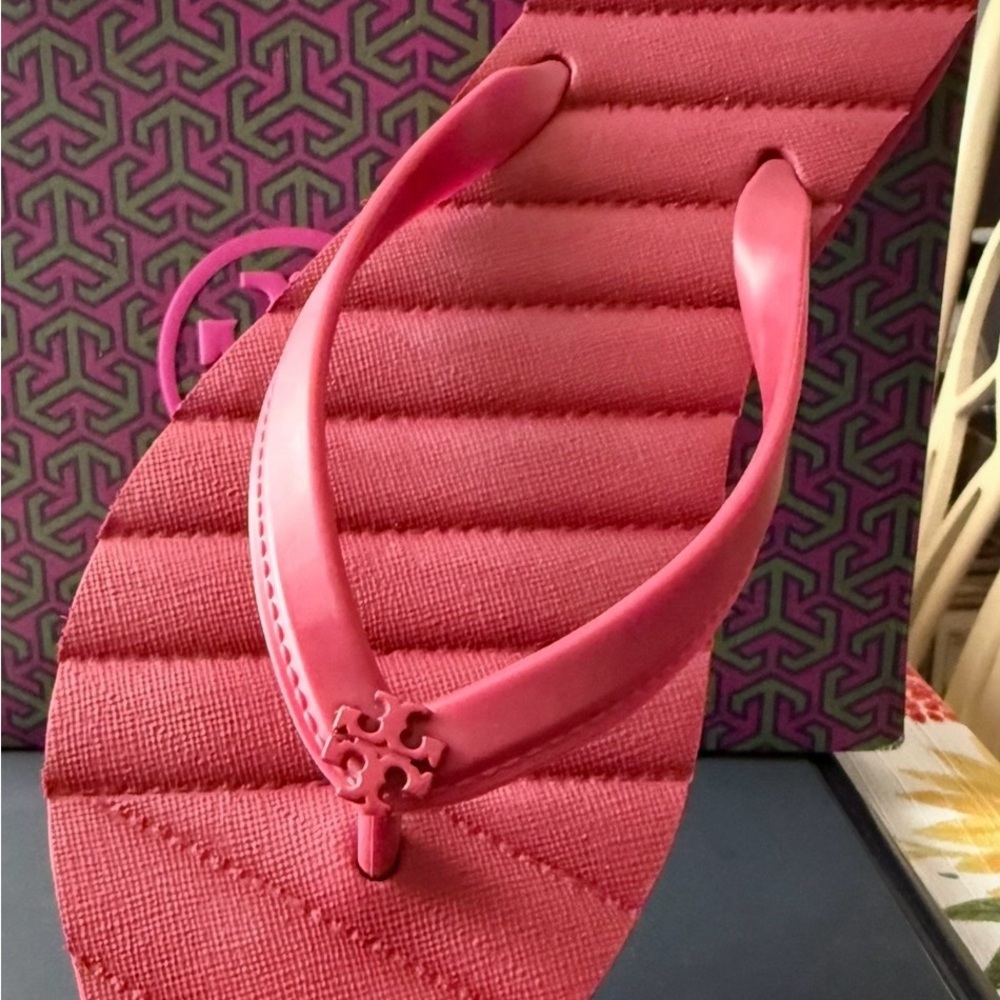 New Tory Burch Vibrant Red Sandals size 8